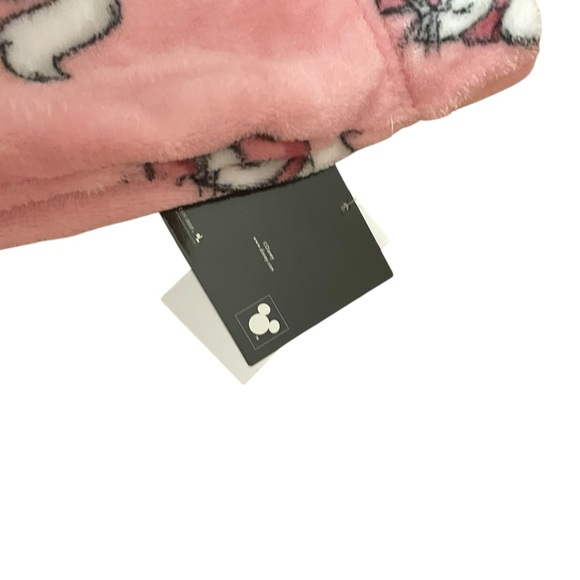 Disney Pink Fleece sleep shorts with Marie Design Sz xl 17” waist - Picture 5 of 5